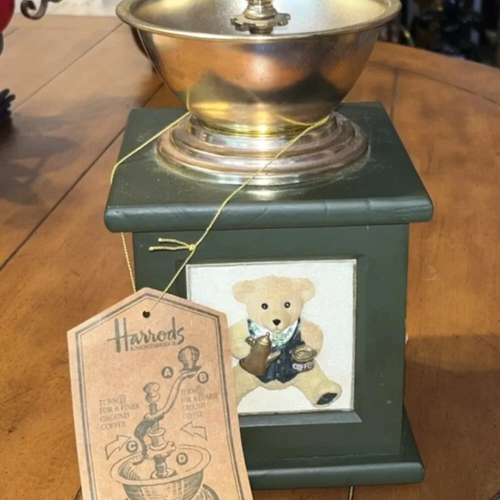 VINTAGE HARRODS KNIGHTSBRIDGE OF LONDON ENGLAND COFFEE GRINDER WITH BEAR MASCOT